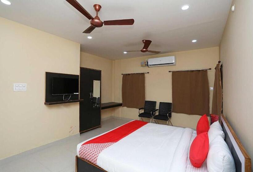 Deluxe Trippelrum, Archie Oasis