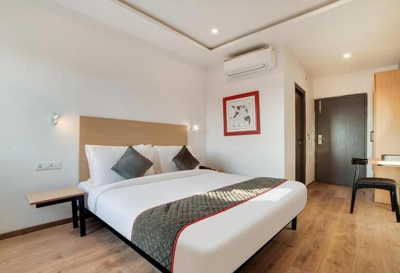 三人经典房间, Oyo 76587 Townhouse Shamshabad