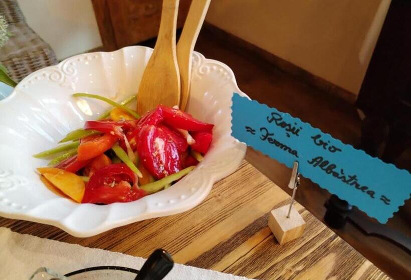 Семейный Номер, Pensiunea Agora