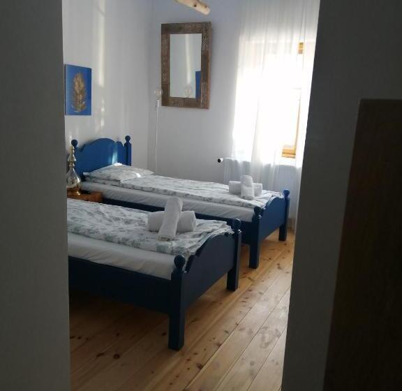 Семейный Номер, Pensiunea Agora