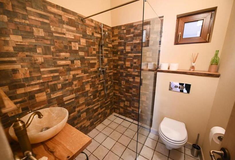 Номер Deluxe, Pensiunea Agora