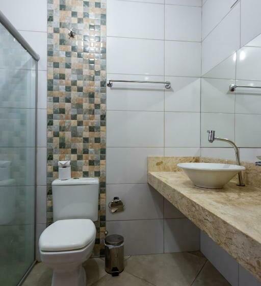 标准三人间, Pousada Salome