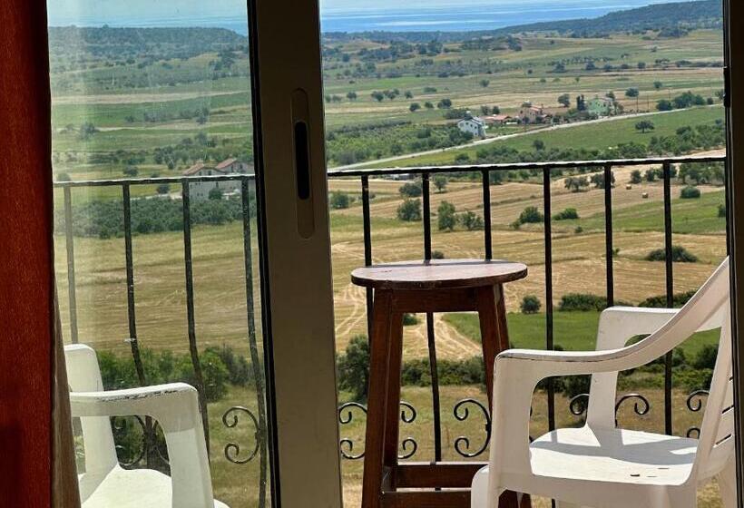 Семейный Номер Совместный Санузел, Celebi Garden Hotel Cittaslow Retreat