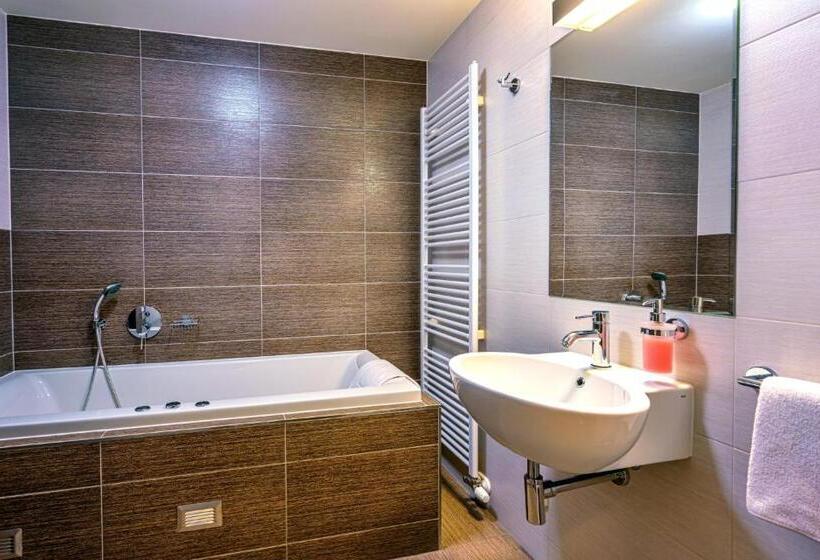 스위트, Lidový Dům