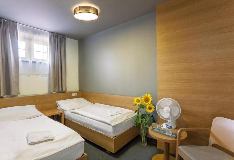 4인용 스탠다드 룸, Lidový Dům