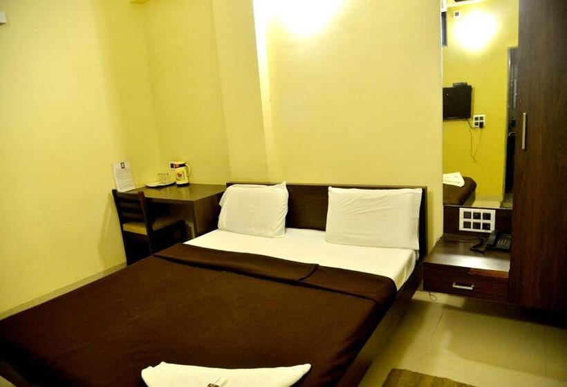 Quarto deluxe, Pandharinath Lodge