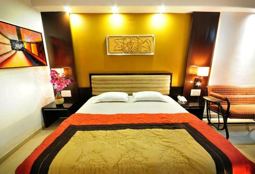 חדר דלוקס, Surabhi Regency