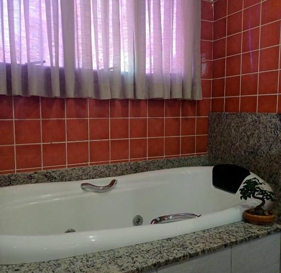 جناح مزود بجاكوزى, Pousada Estrela Mares