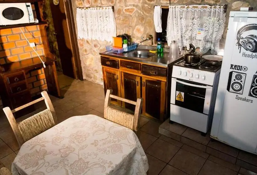 ルームシェアのワンベッド, Albergue Explorer   Hostel