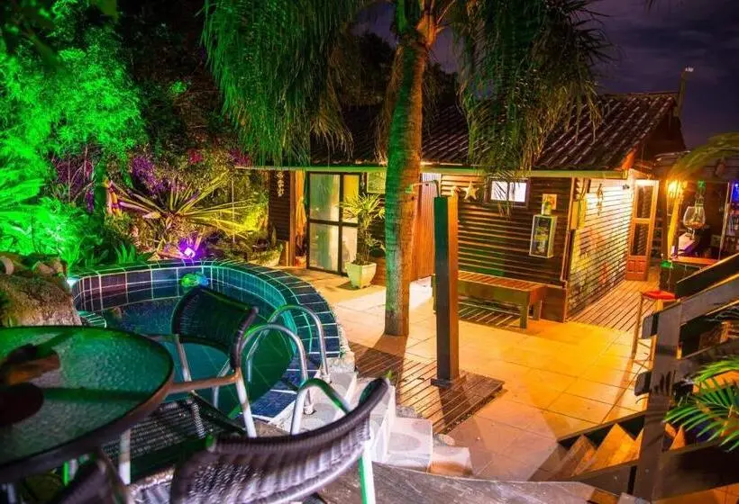 スイート, Albergue Explorer   Hostel