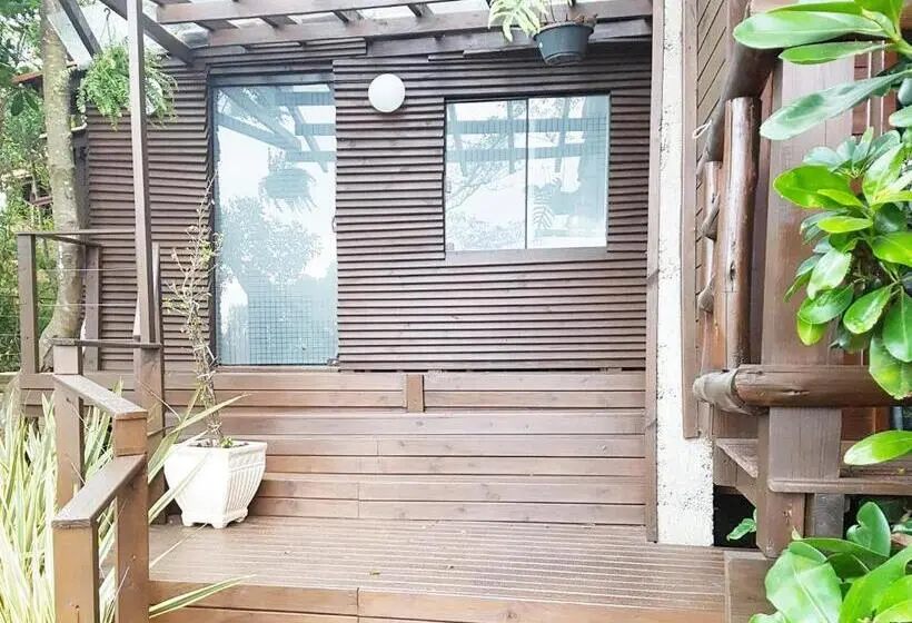 デラックススイート, Albergue Explorer   Hostel