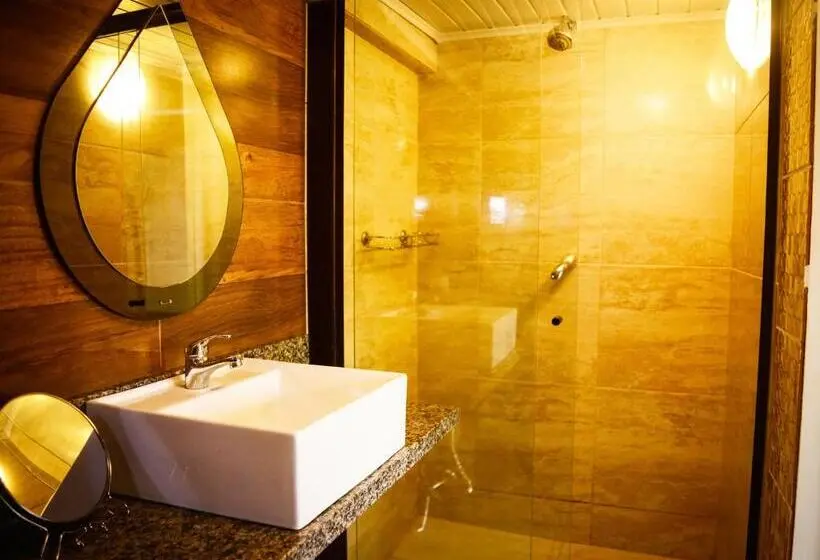 デラックススイート, Albergue Explorer   Hostel