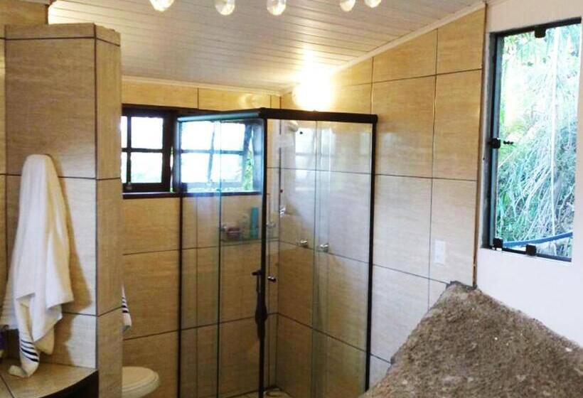 סוויטת סופריור, Albergue Explorer   Hostel