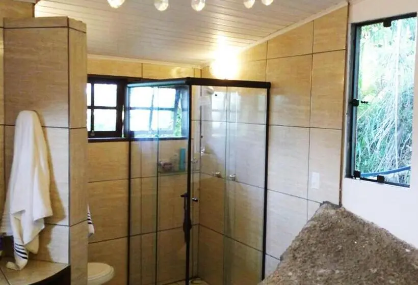 スーペリアースイート, Albergue Explorer   Hostel