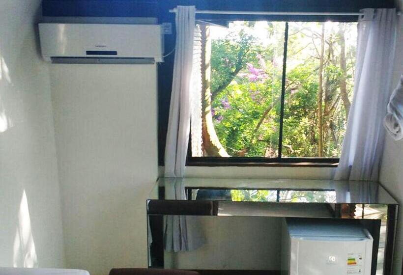 סוויטת סופריור, Albergue Explorer   Hostel