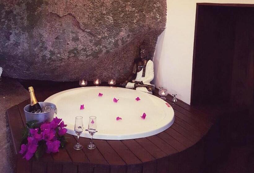 סוויטת סופריור, Albergue Explorer   Hostel