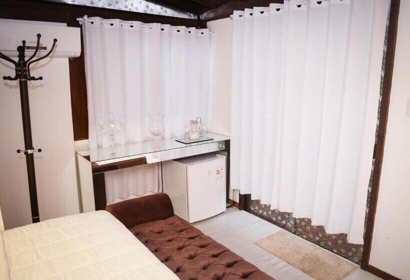 סוויטת סופריור, Albergue Explorer   Hostel