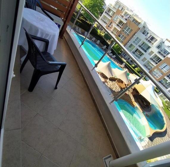 Студио Стандарт с Балконом, Apartments In Sunny Island Complex