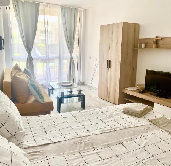 إستوديو قياسى مطلّ علي الحديقة, Apartments In Sunny Island Complex