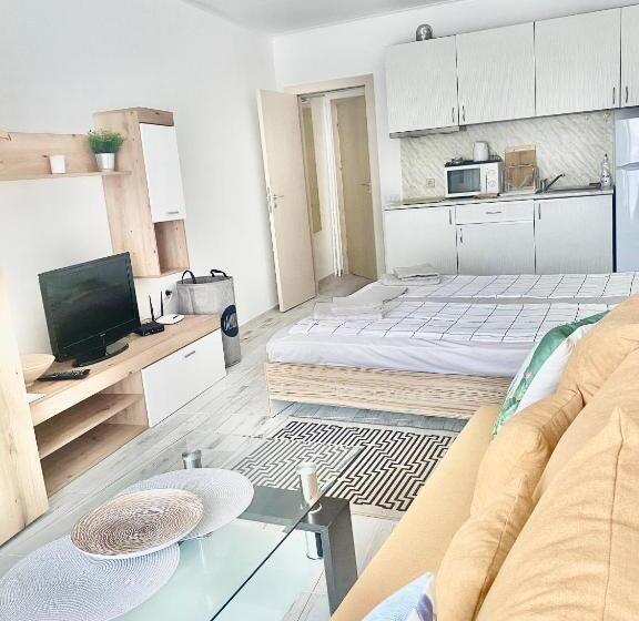 إستوديو قياسى مطلّ علي الحديقة, Apartments In Sunny Island Complex