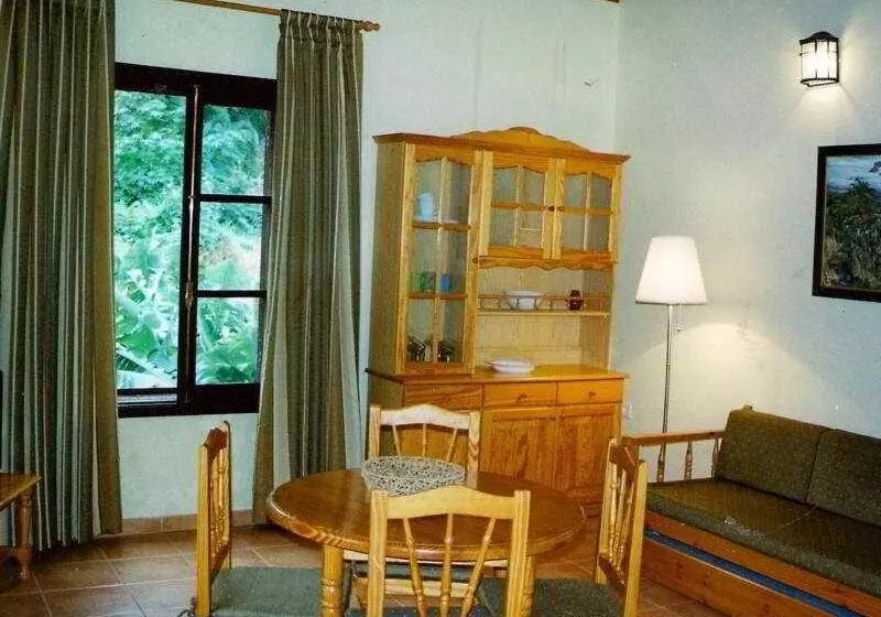 استودیوی استاندارد, Finca Piñero
