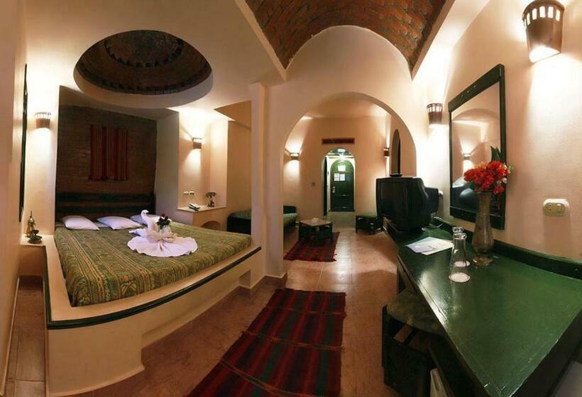 اتاق استاندارد سه نفره, Amar Sina Egyptian Village
