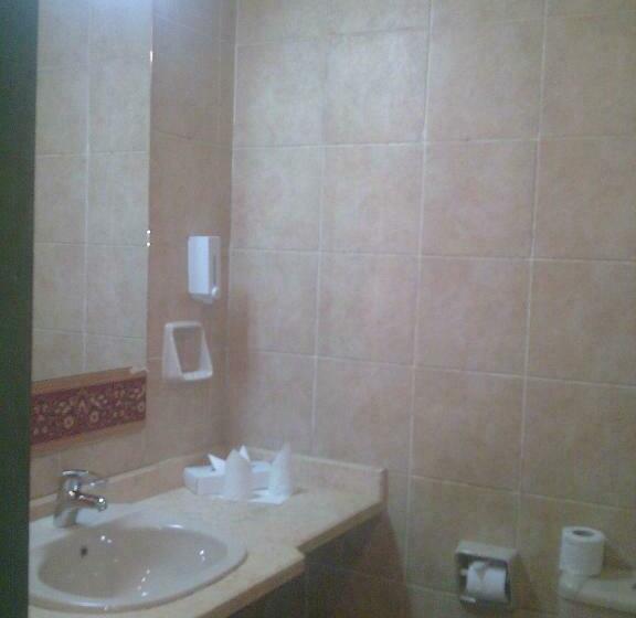 اتاق استاندارد سه نفره, Amar Sina Egyptian Village