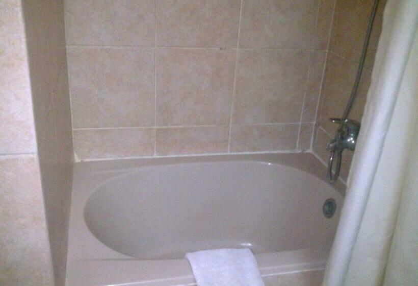 اتاق استاندارد سه نفره, Amar Sina Egyptian Village