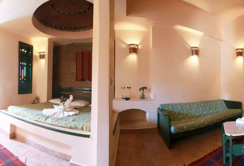 سوییت جونیور, Amar Sina Egyptian Village