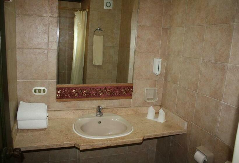 اتاق خانوادگی, Amar Sina Egyptian Village