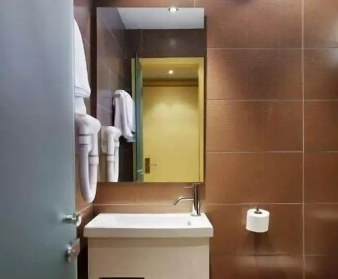 Chambre Familiale, Astoria