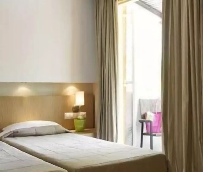 Chambre Familiale, Astoria