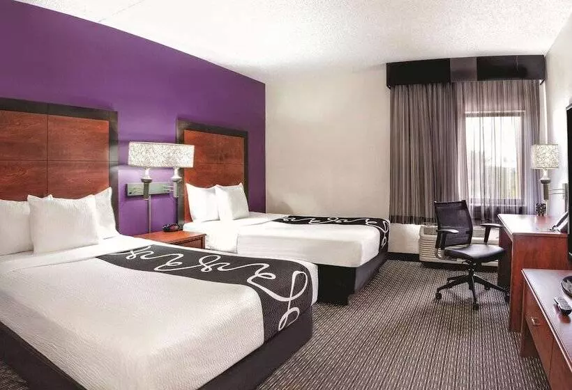 ２ダブルベッドのスタンダードルーム, La Quinta By Wyndham Miami Airport East