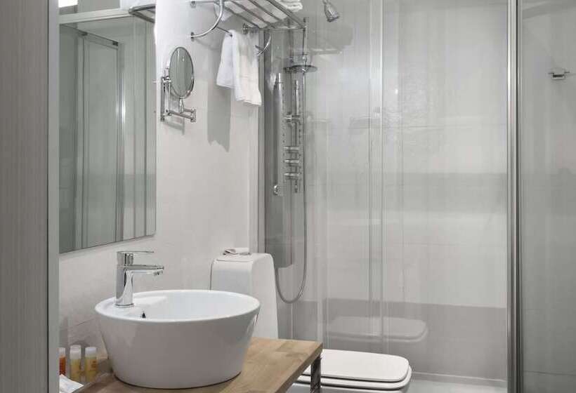 اتاق استاندارد چهار تخته, Petit Palace Posada Del Peine