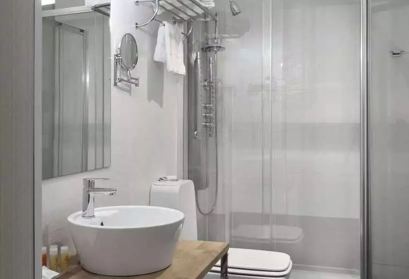 اتاق استاندارد چهار تخته, Petit Palace Posada Del Peine