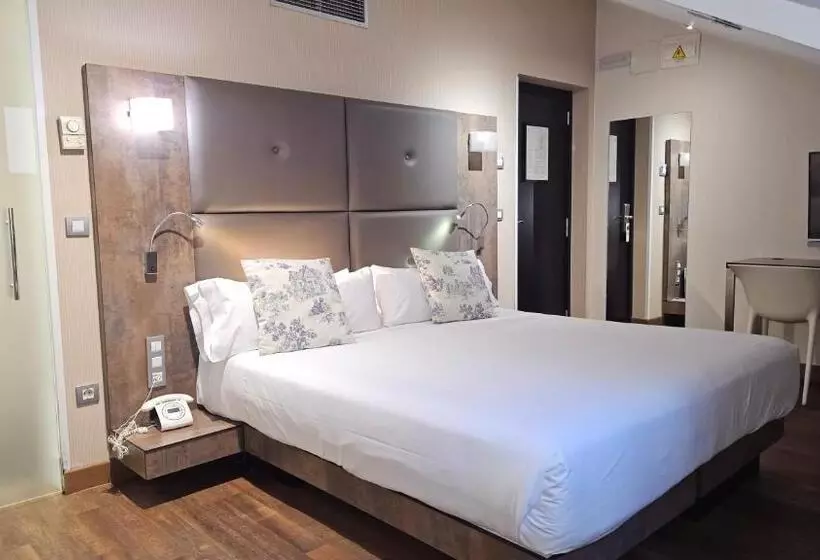 اتاق پنت هاوس, Petit Palace Posada Del Peine