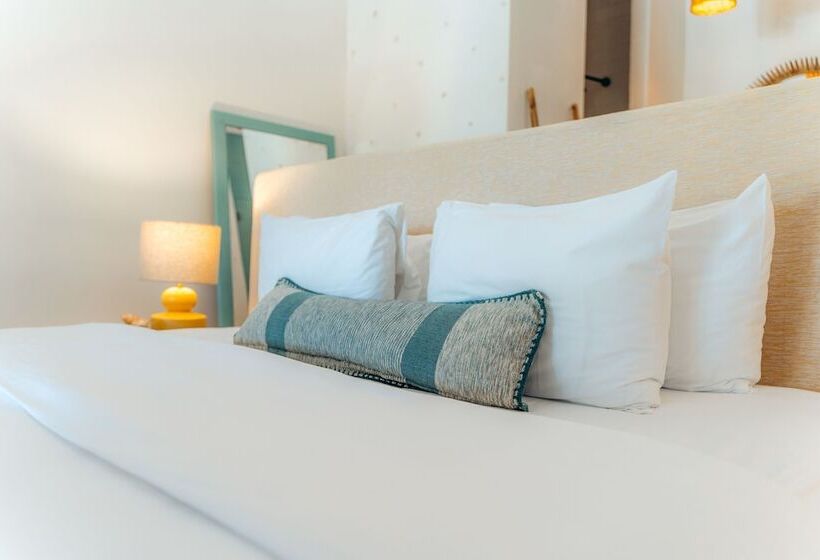 Quarto Superior, Ser Casasandra Boutique