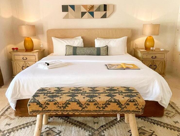 スイート, Ser Casasandra Boutique