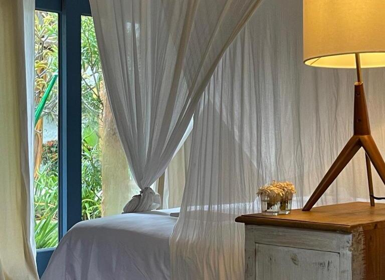 スイート, Ser Casasandra Boutique