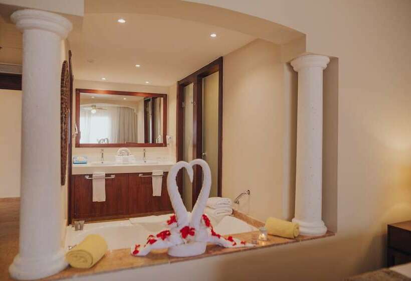Полулюкс с Гидромассажем, Majestic Colonial Punta Cana   All Inclusive