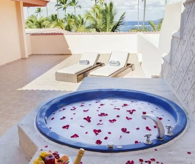 オーシャンビューのクラブルーム, Majestic Colonial Punta Cana   All Inclusive