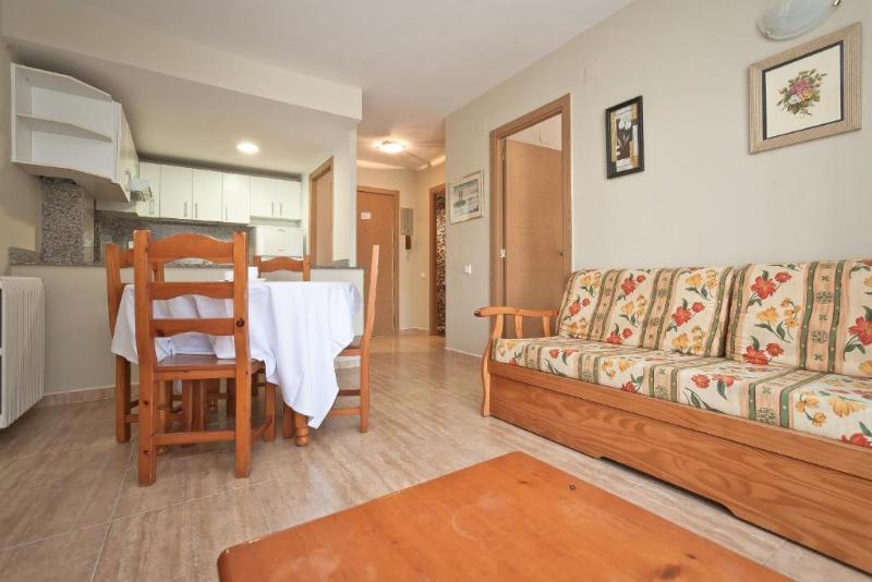 带2个卧室的公寓, Royal