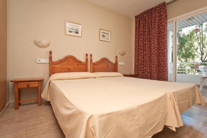 带2个卧室的公寓, Royal