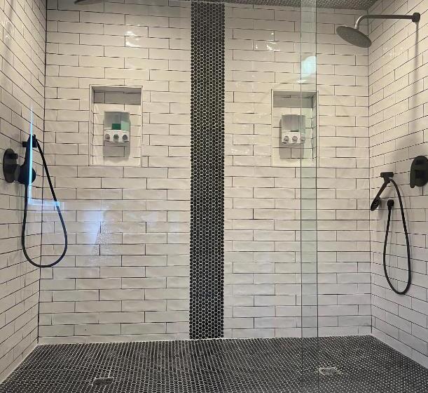 سوئیت با تخت بزرگ, Serenity In The Marigny