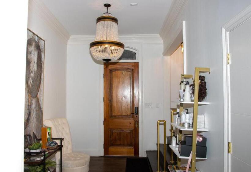 Люкс Кровать Кинг, Serenity In The Marigny