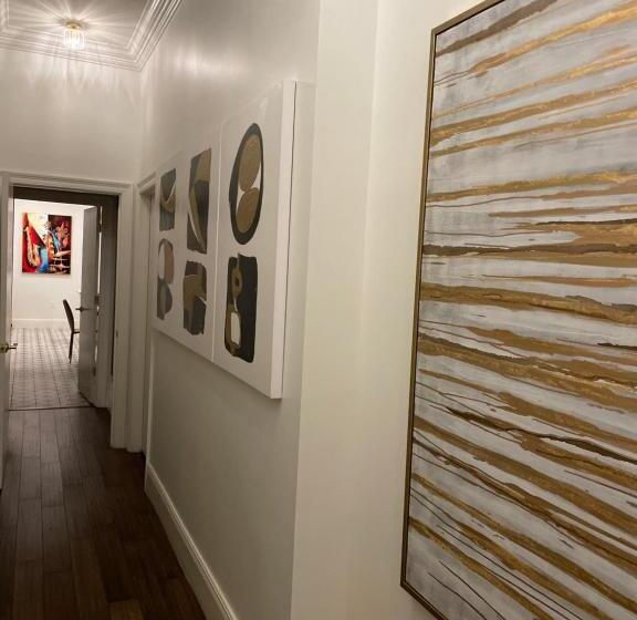 سوئیت با تخت بزرگ, Serenity In The Marigny