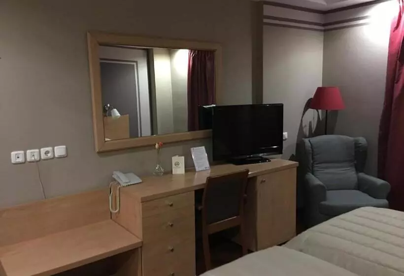 スタンダード４人部屋, Athina Airport