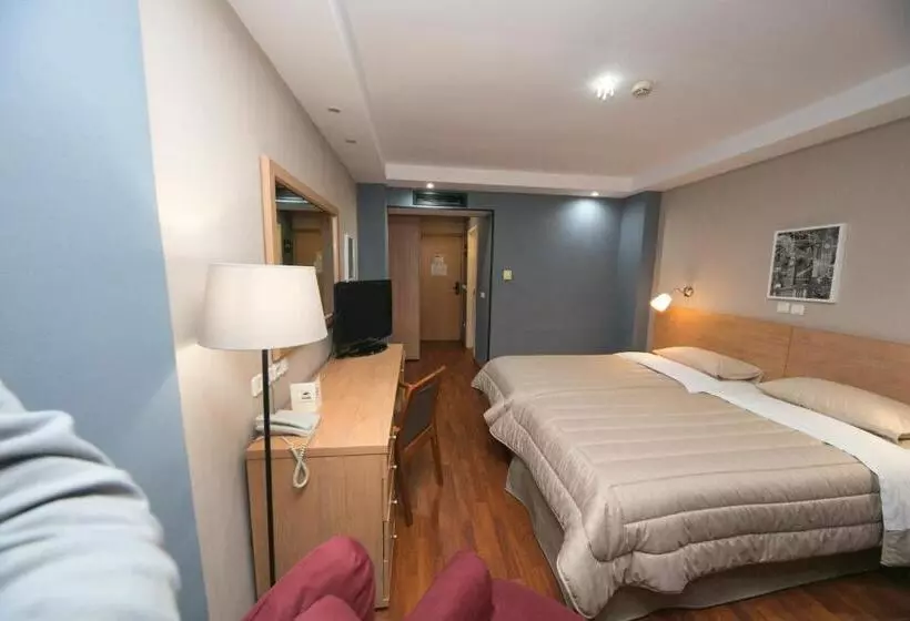 スタンダード４人部屋, Athina Airport