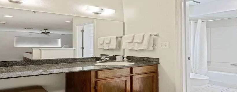 스탠다드 스튜디오, Chase Suite Hotel Rocky Point Tampa