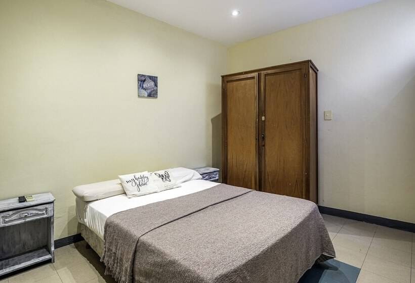 اتاق استاندارد, Granados Hostel